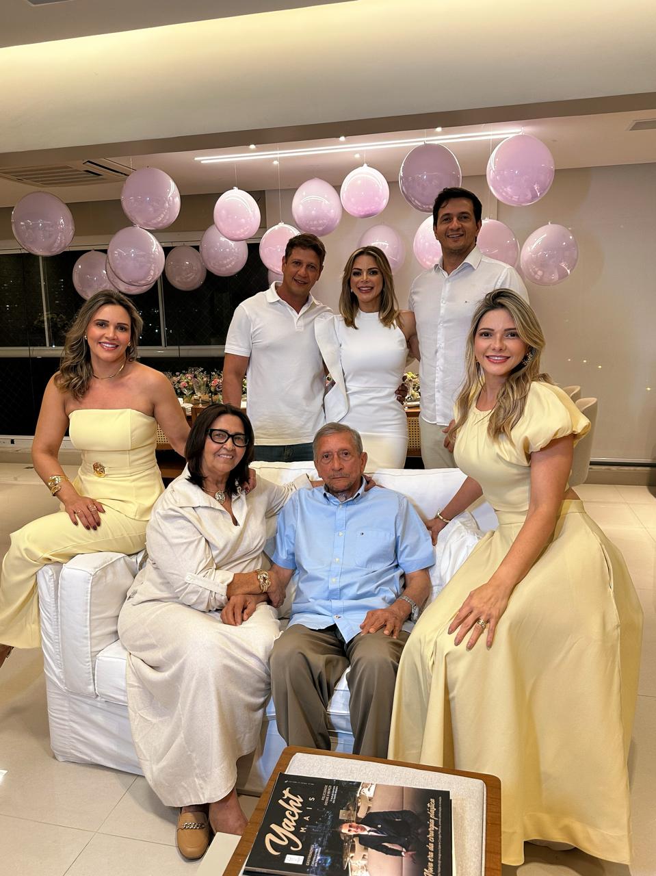 Dra. Talita Lelis celebra momento especial com a mãe