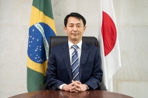 Embaixador do Japão ministra oficina de Sumi-ê no Festival da Cultura Japonesa em Salvador