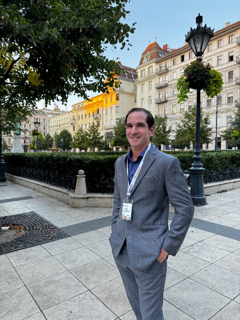 David Sadigursky recebe título internacional do Instituto Mundial de Dor em Budapeste