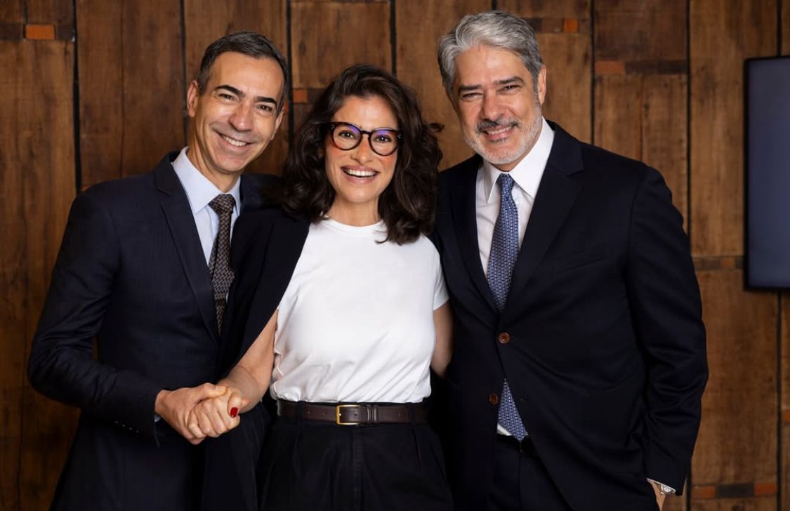 William Bonner se despede do Jornal Nacional após 29 anos; César Tralli assume a bancada ao lado de Renata Vasconcellos