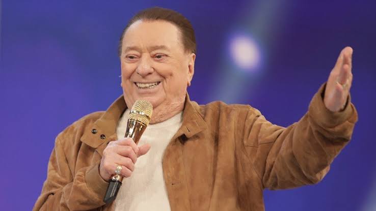 Raul Gil, de 87 anos, é internado após mal-estar em São Paulo