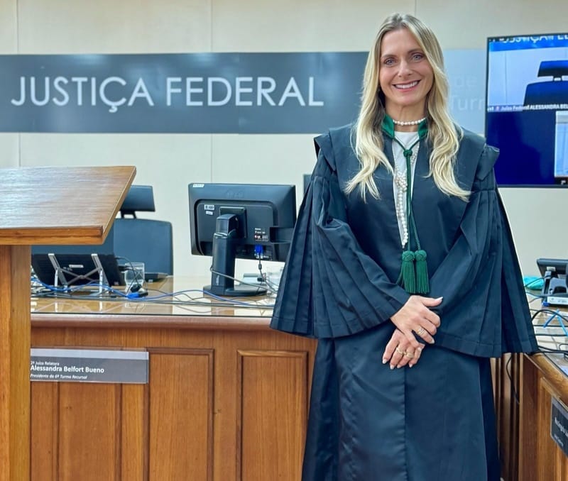 Juíza Federal Rosangela Martins defende empoderamento feminino sem abrir mão da feminilidade