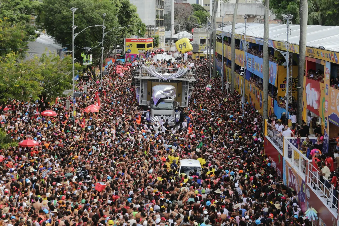 Presidente sanciona leis que reconhecem Carnaval de Salvador e Romaria de Bom Jesus da Lapa como manifestações da cultura nacional