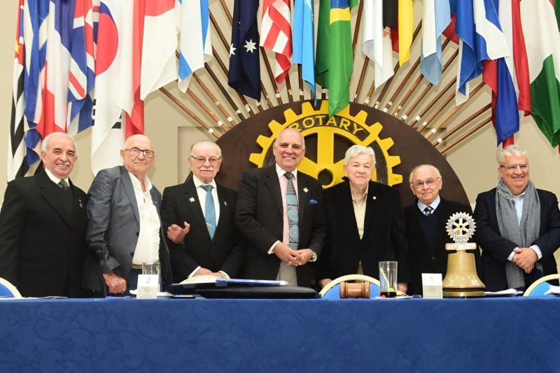 Cesar Romão realiza palestra no Rotary Club São Paulo