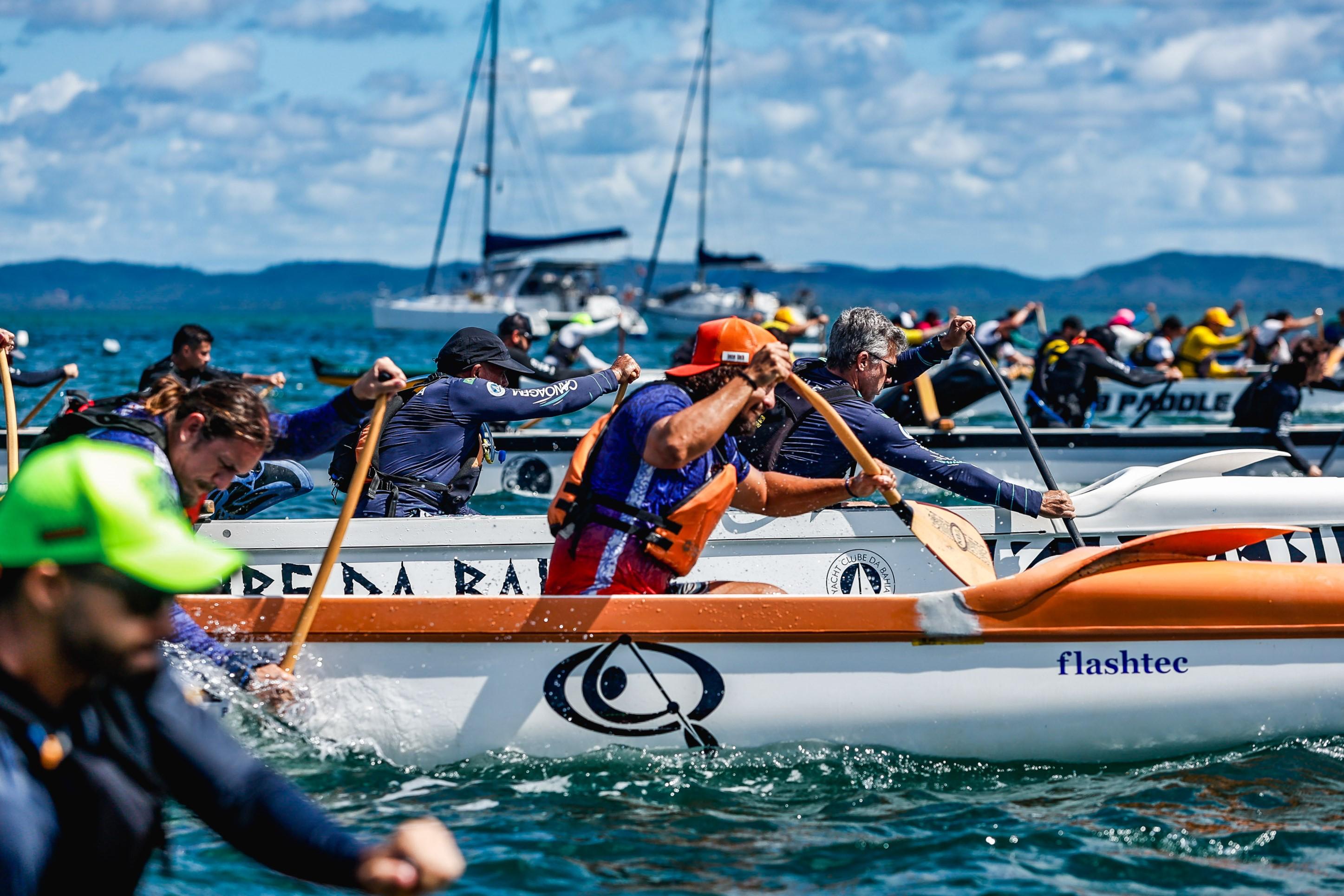 Praia de Inema recebe 4ª etapa do Campeonato Baiano de Canoa Polinésia