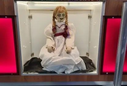 Annabelle chega a SP: ícone do terror é destaque de exposição em shopping