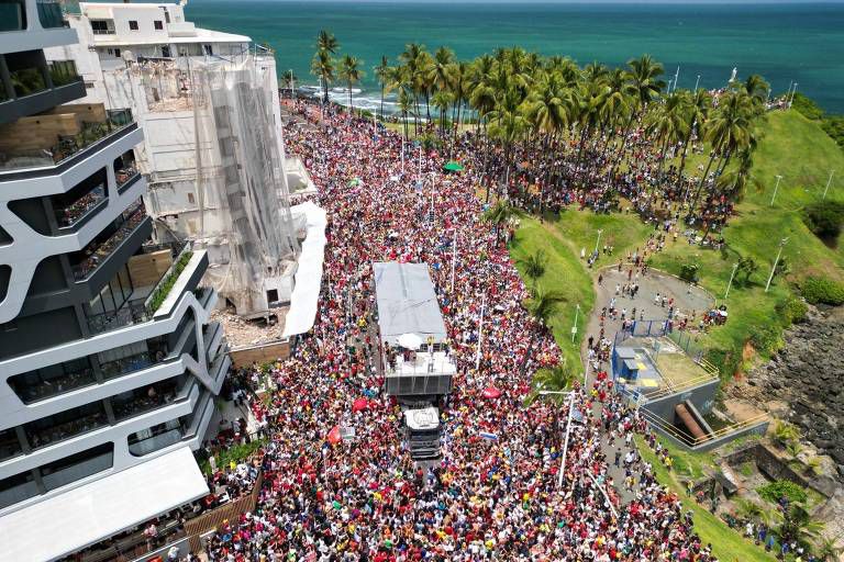 Protestos nas principais capitais do país questionam ‘PEC da Blindagem’ e projetos de anistia