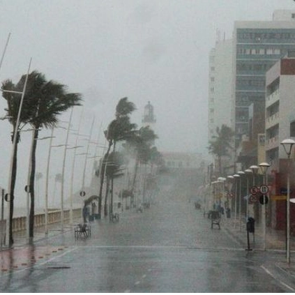 Salvador enfrenta rajadas de vento de até 60 km/h