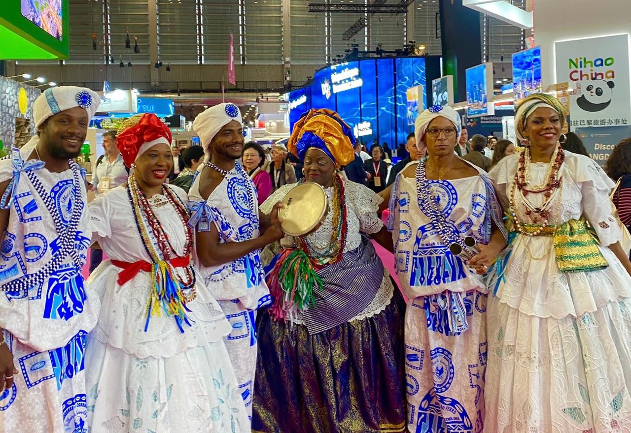 Bahia encanta Paris com sua gastronomia e turismo em eventos internacionais