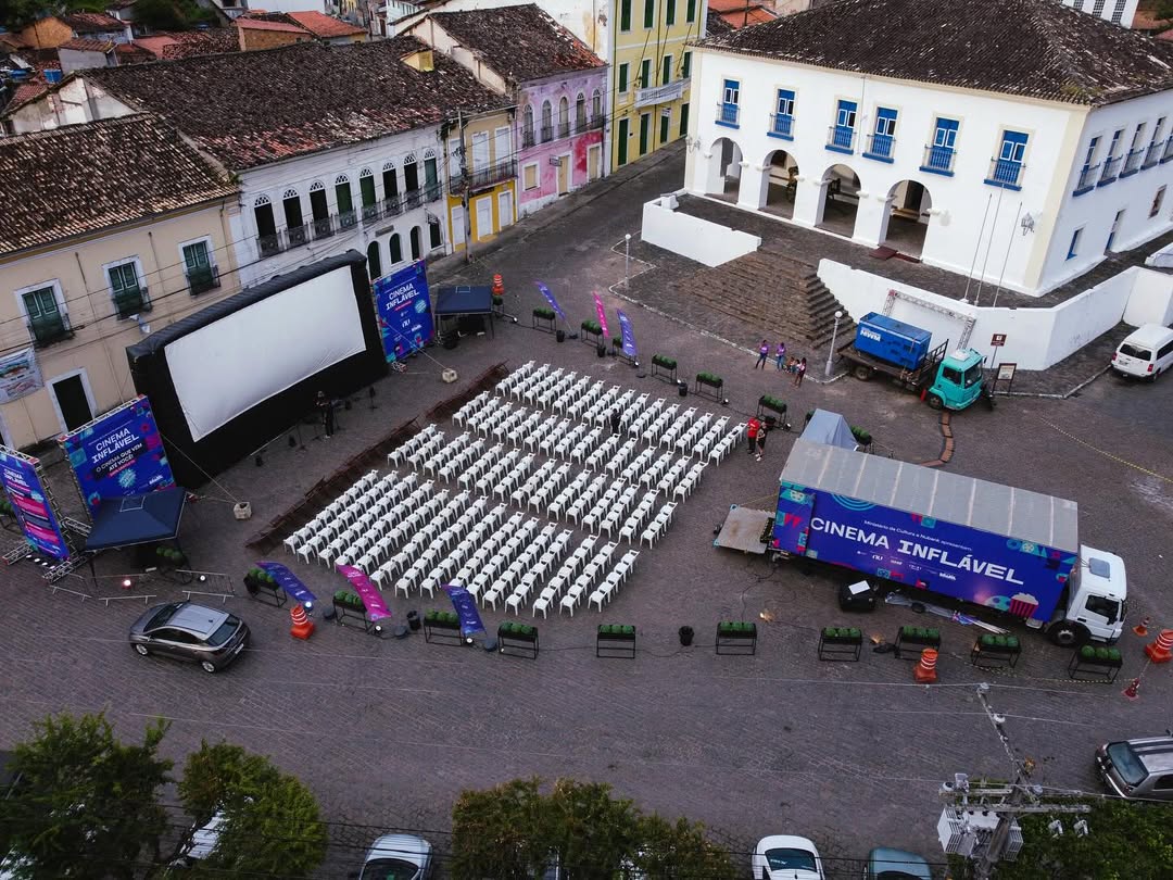 Cinema Inflável estreia na Bahia com sessões gratuitas em Santo Amaro