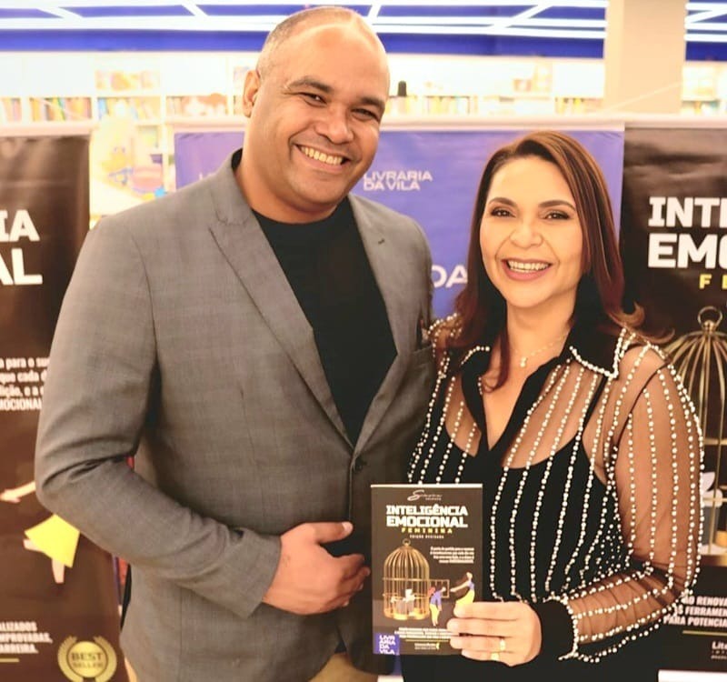 Jornalista João Costa prestigia relançamento do best-seller “Inteligência Emocional Feminina”, de Simone Salgado, em São Paulo