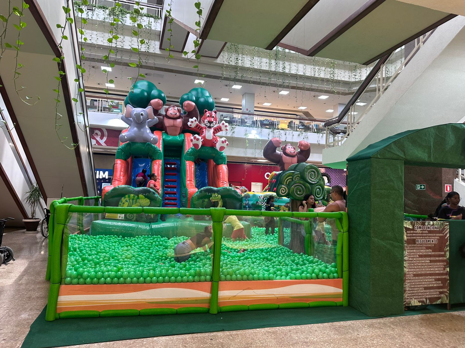 Dia das Crianças ganha programação especial no Shopping Piedade com Parque Safari e baile de Halloween