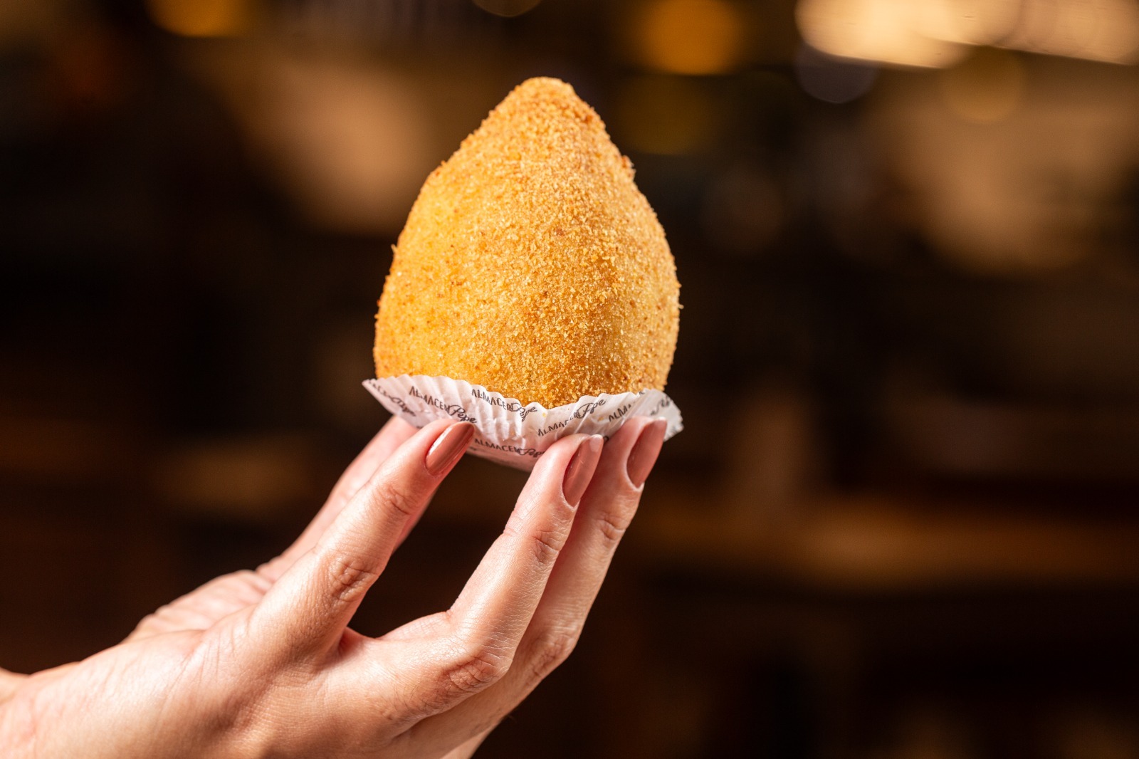 Almacen Pepe transforma Outubro Rosa em mês de solidariedade e destina parte das vendas da coxinha à luta contra o câncer