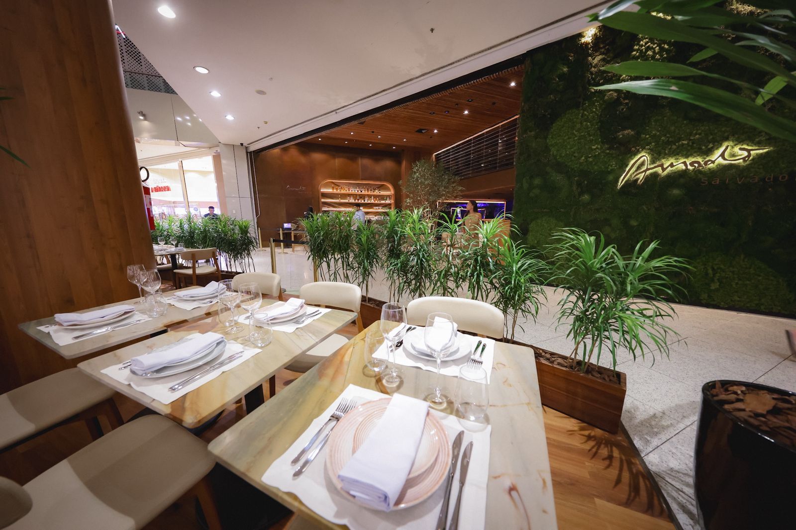 Amado inaugura restaurante no Salvador Shopping com proposta mais leve e conexão com a cozinha brasileira