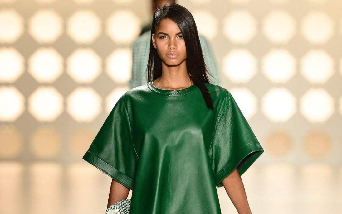 Baiana Daiane Sodré estreia no desfile da Victoria’s Secret ao lado de Adriana Lima e Alessandra Ambrósio