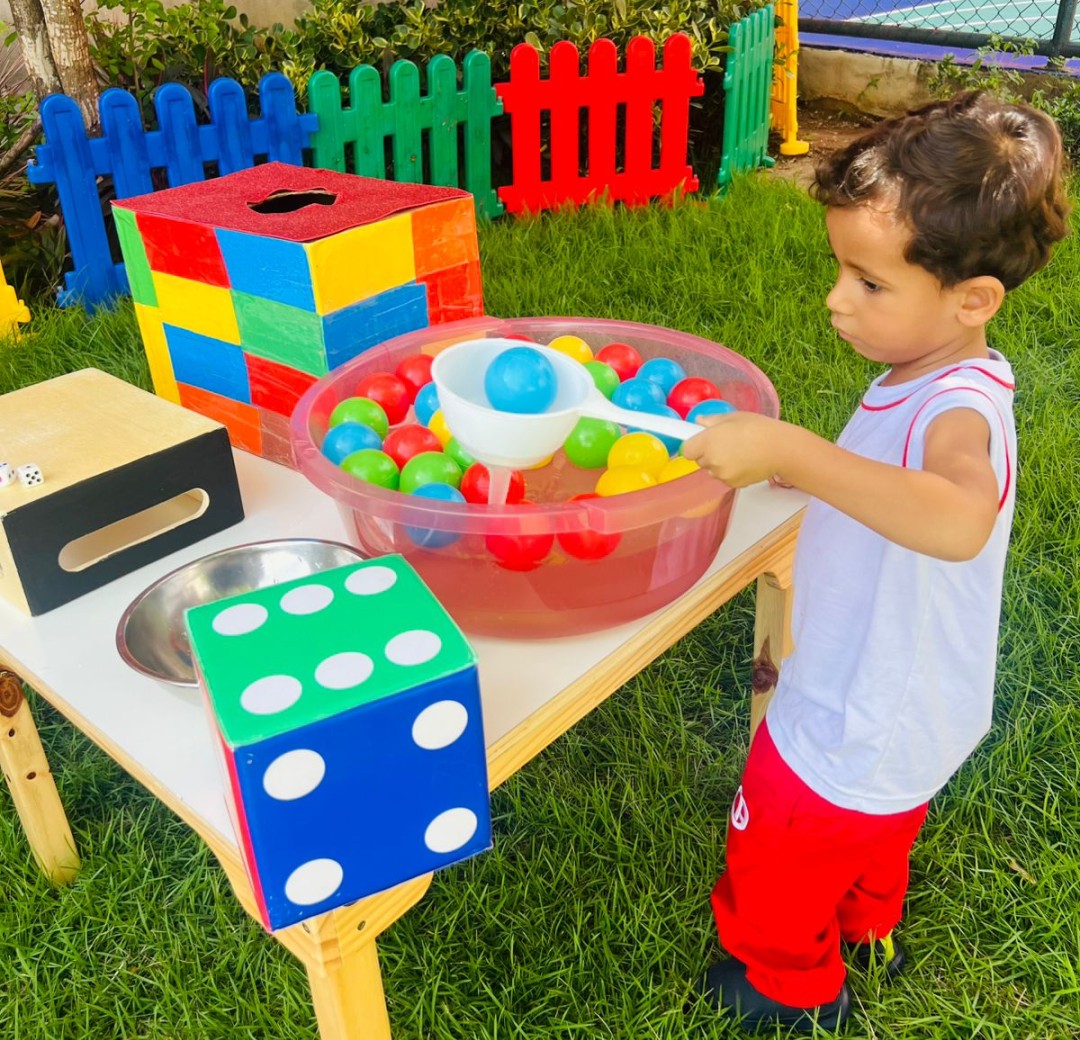 Brincar é coisa séria: estudo da Unicef mostra que momentos estruturados de brincadeira aumentam engajamento escolar