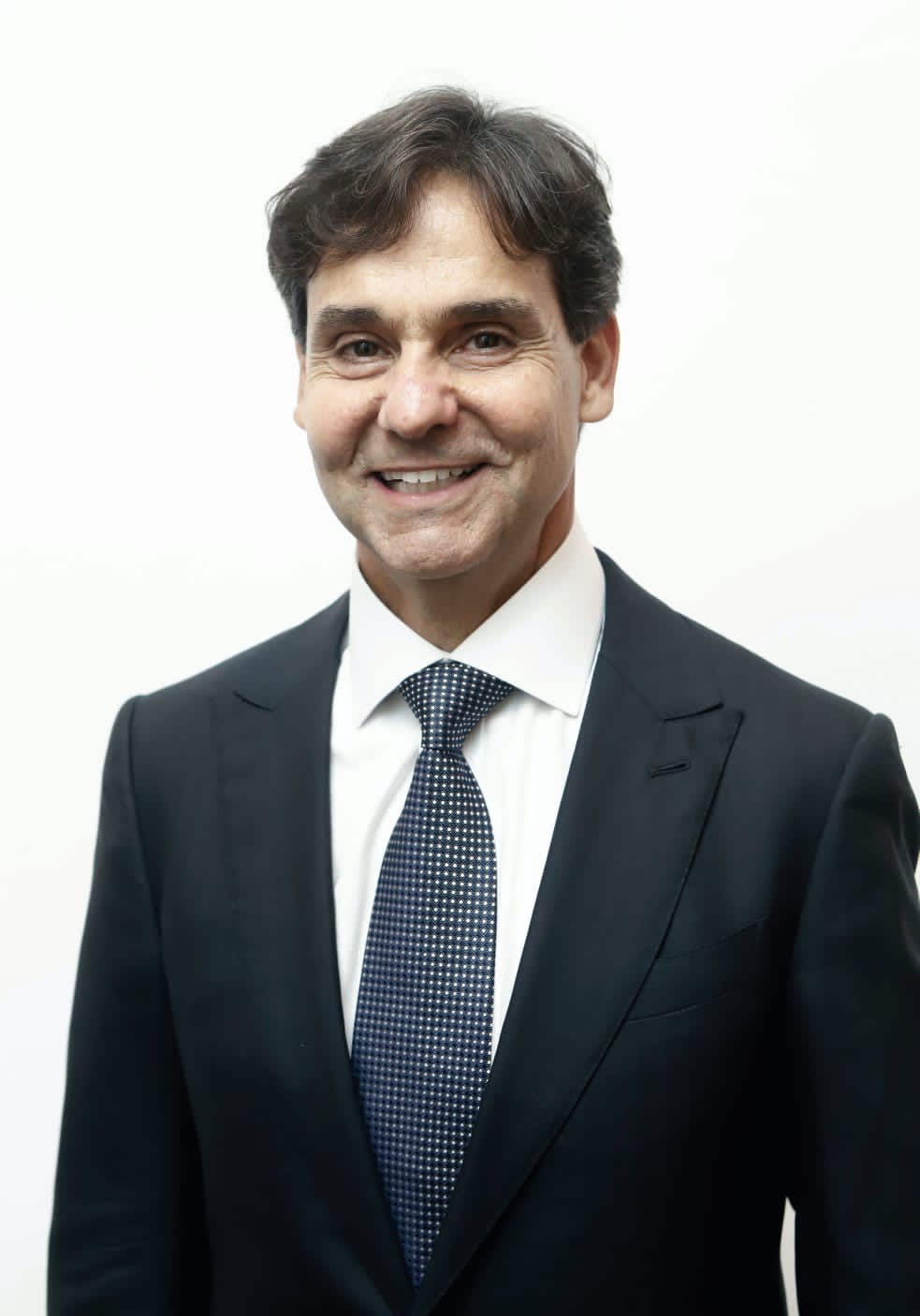 Na edição 69 da revista Let’s Go Bahia, Cláudio Cunha destaca a ética como alicerce do fortalecimento do mercado imobiliário baiano