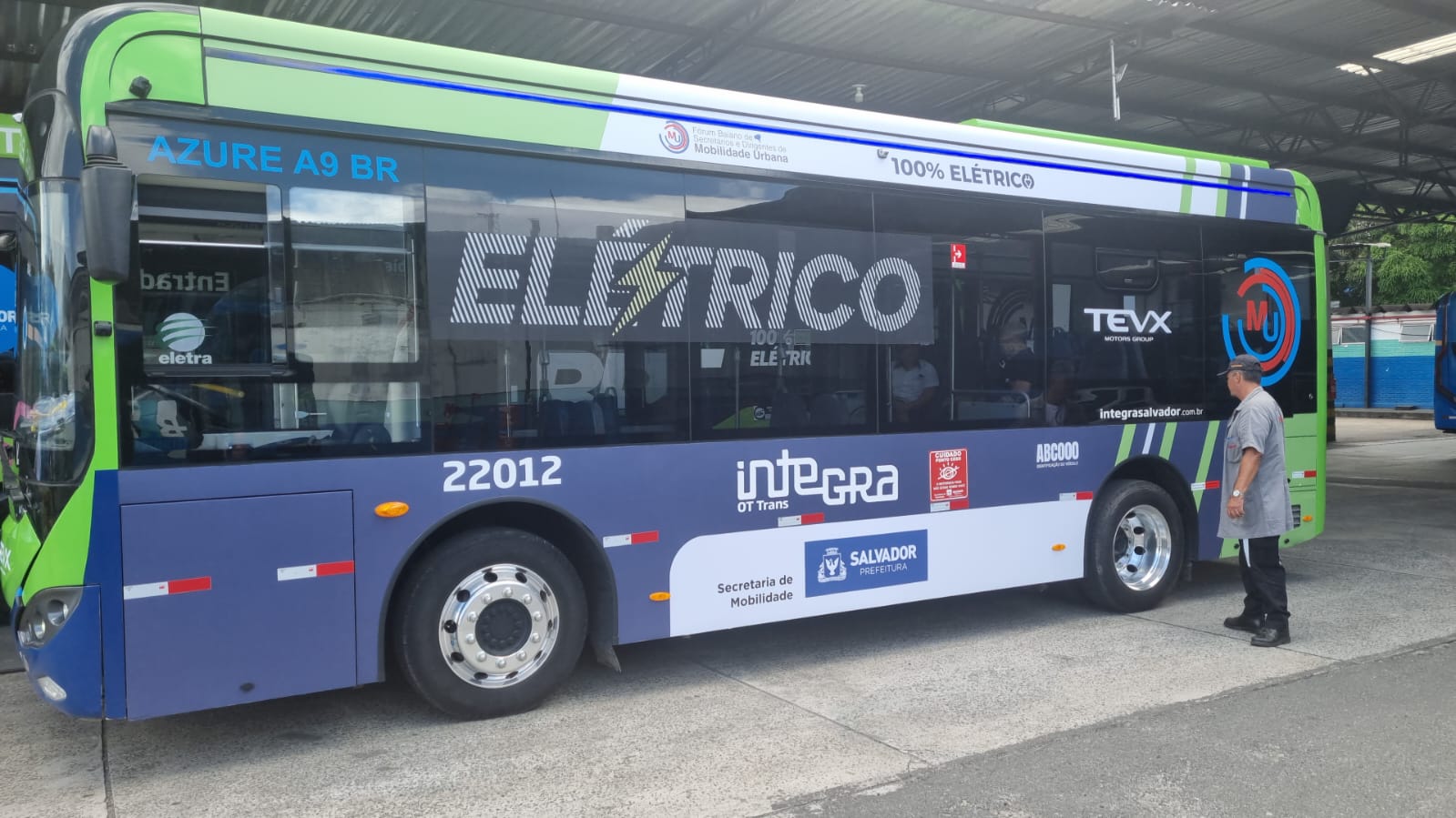 Salvador inicia testes com ônibus elétrico no Centro Histórico