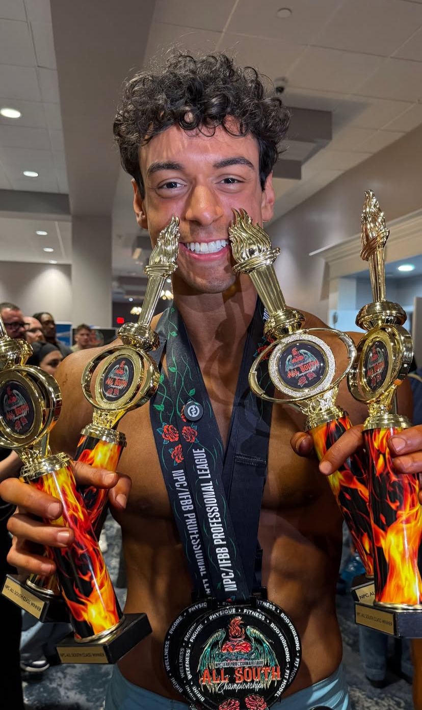 Filho de Carla Perez e Xanddy estreia no fisiculturismo e vence campeonato nos Estados Unidos