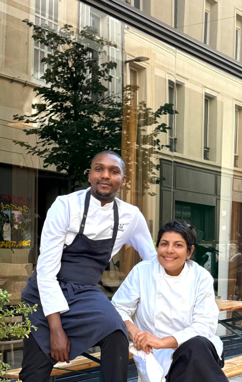 Preta Tirachapéu recebe jantar que une sabores da África, França e Brasil