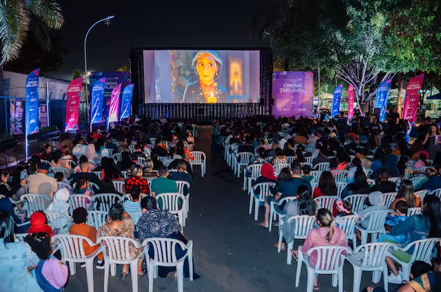 Cinema Inflável estreia com sessões gratuitas em Salvador