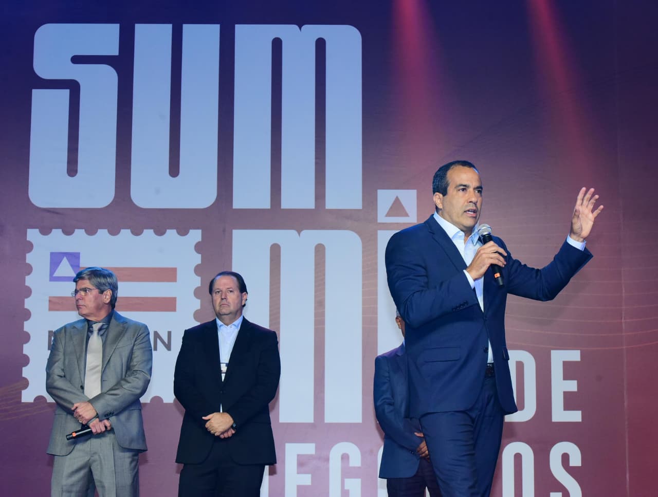 Summit de Negócios Made in Bahia entra no segundo dia com debates sobre política, economia e inteligência artificial