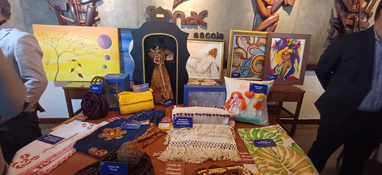 Leilão marca início do Natal Solidário da Fecomercio-BA 2025