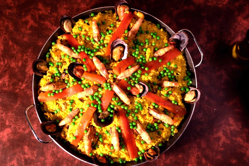 Restaurante especializado em culinária ibérica celebra aniversário com Festival de Paellas em Salvador