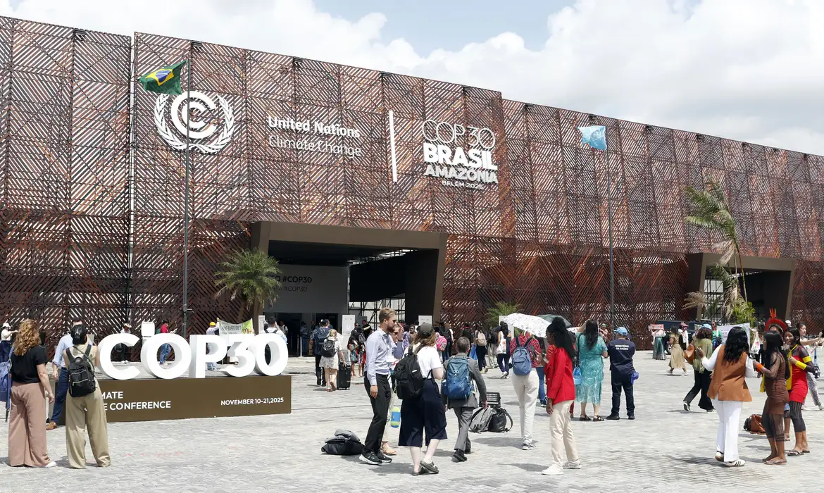 COP30 inicia semana final com negociações políticas em busca de consenso climático