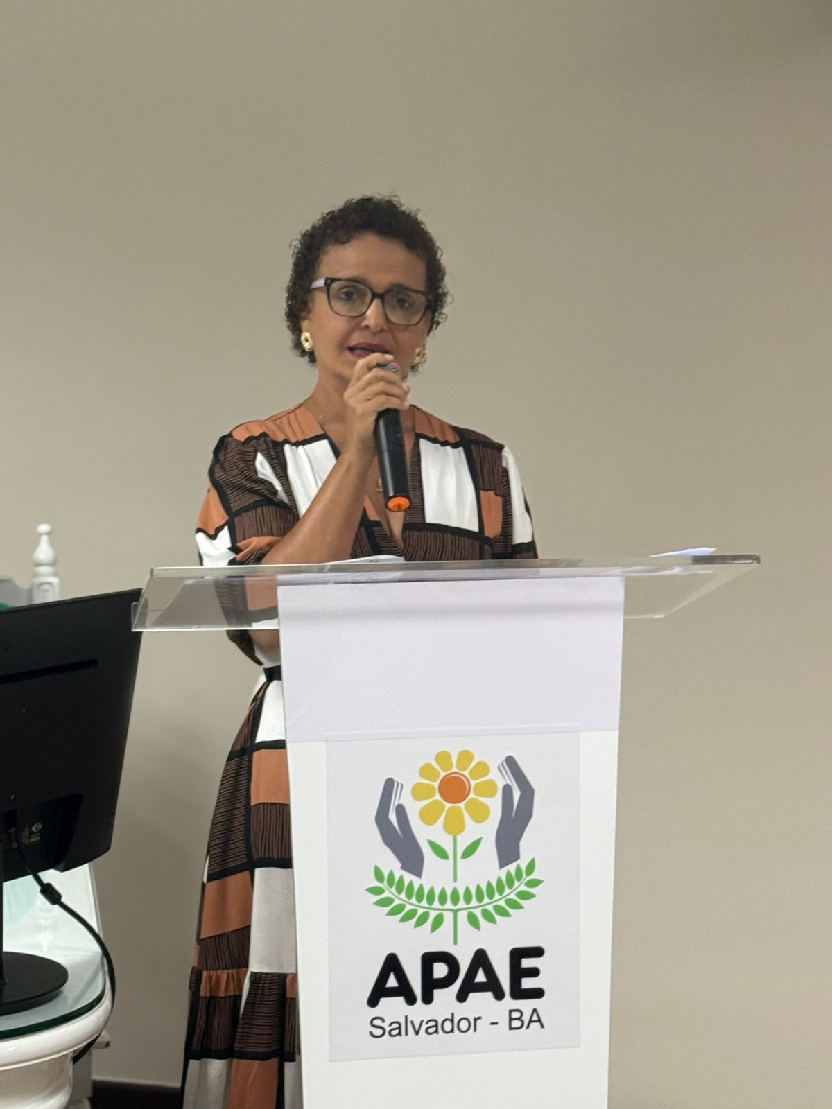 APAE de Salvador elege nova diretoria e Cláudia Rêgo assume a presidência para o triênio 2026-2028