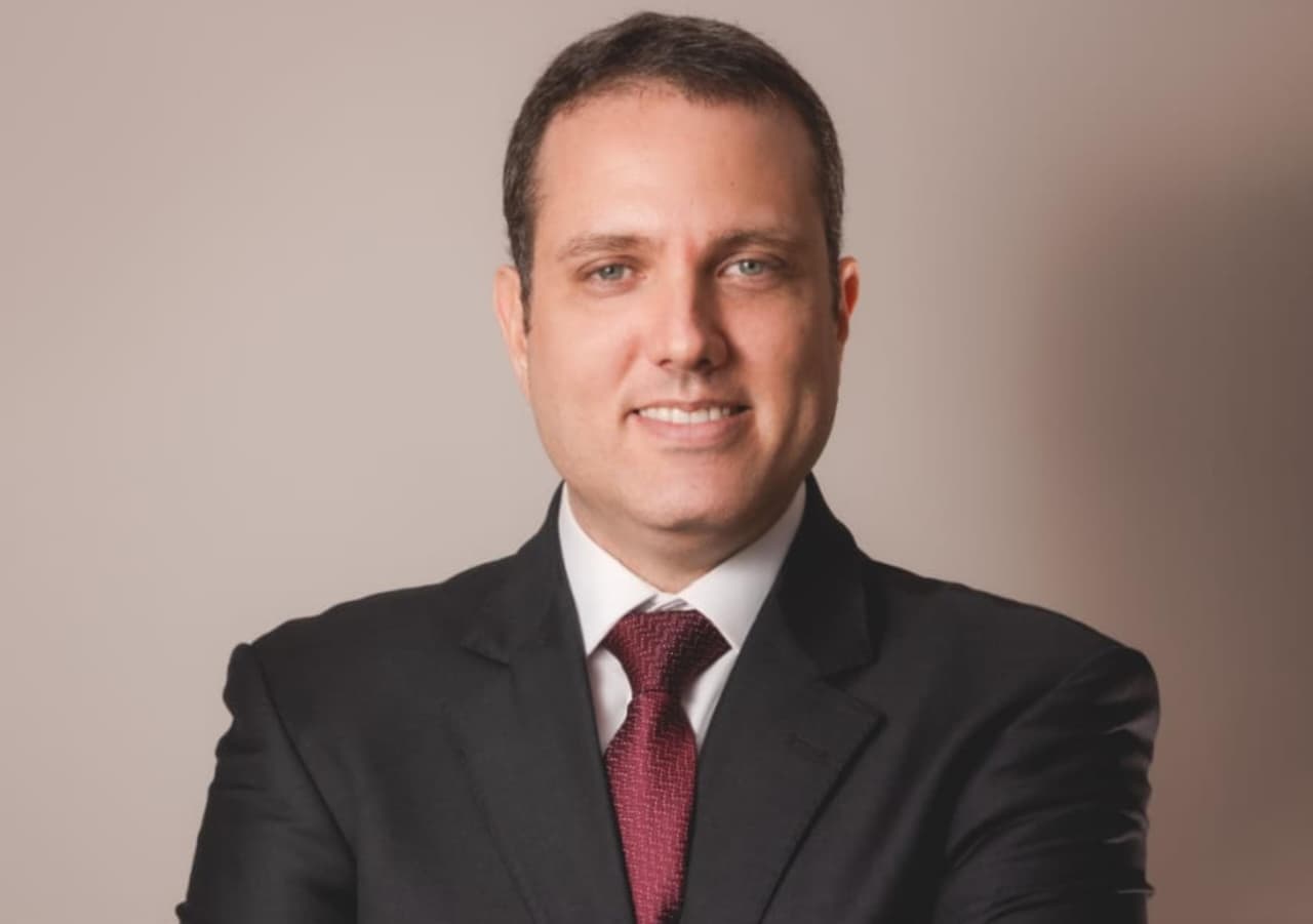 Vagas temporárias movimentam o fim do ano no Brasil e reacendem debate sobre direitos trabalhistas