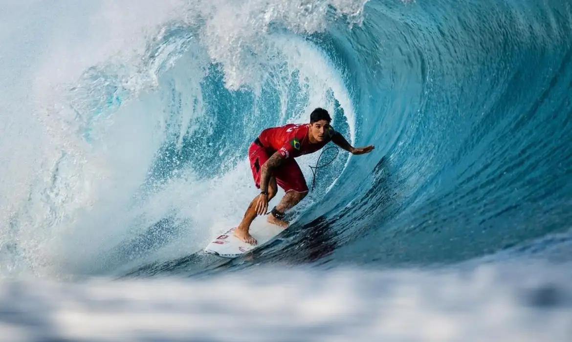 Gabriel Medina confirma retorno ao Circuito Mundial de Surfe em 2026