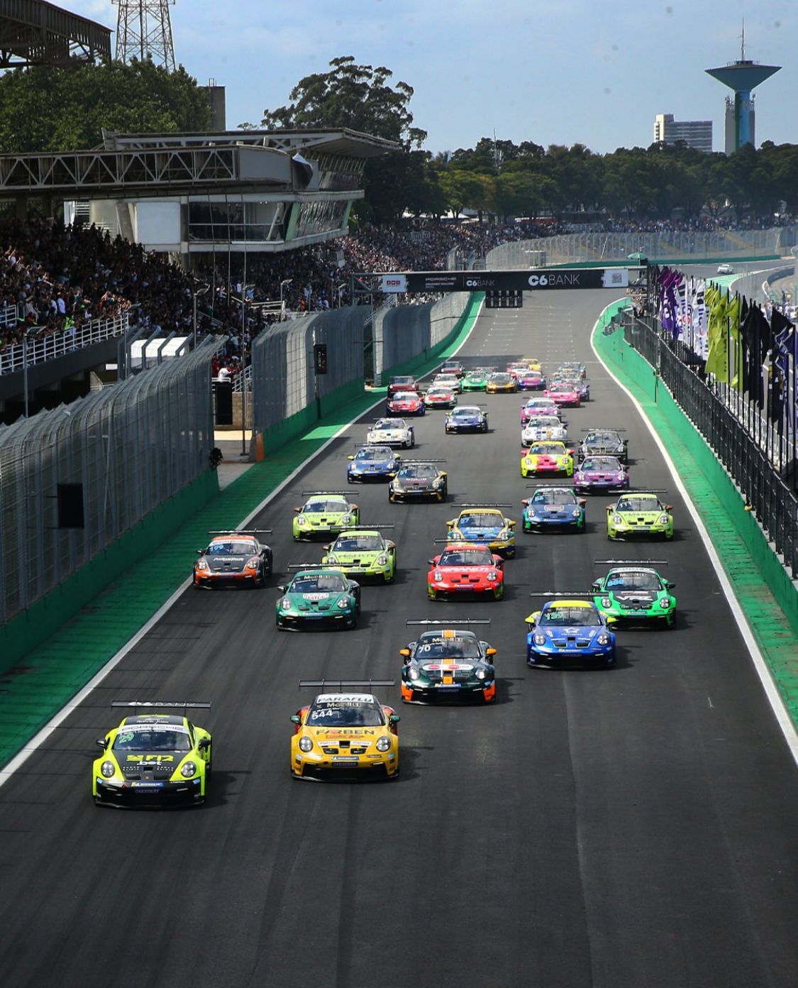 Nova Bahia Materiais Elétricos marcará presença na Porsche Cup Brasil a convite da Induscabos
