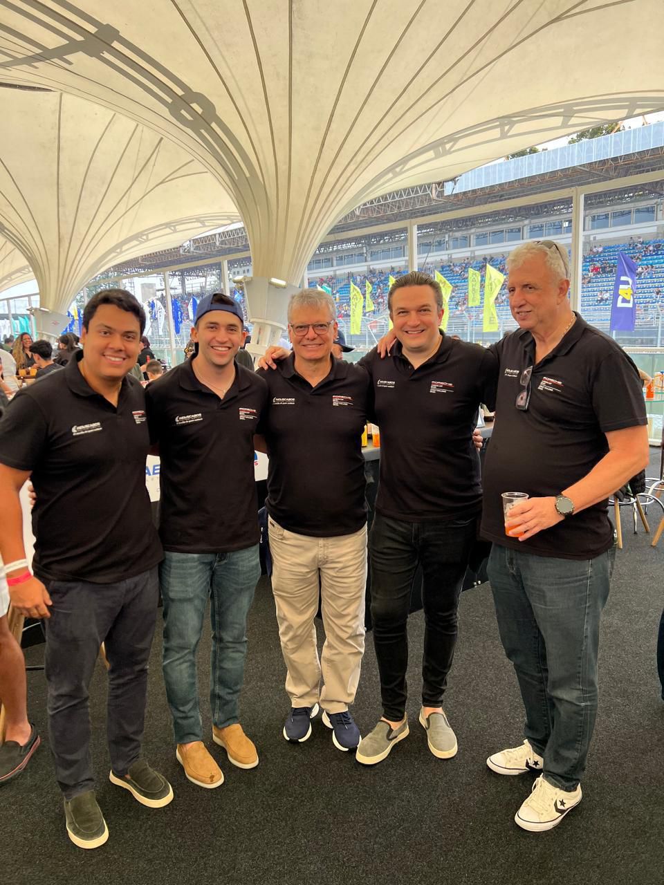 Diretoria da Nova Bahia Materiais marca presença na Porsche Cup Brasil