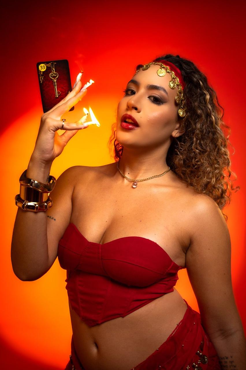 Sofia Pitta leva seu pop baiano para o Hidden