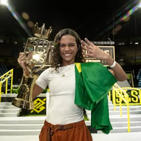 Rayssa Leal conquista o tetracampeonato mundial de skate e consolida trajetória histórica