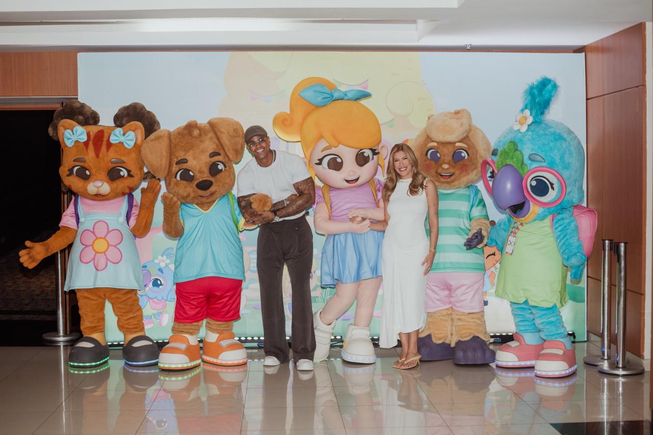 Lore Improta lança “Galeroca” em Salvador com pré-estreia especial ao lado da família