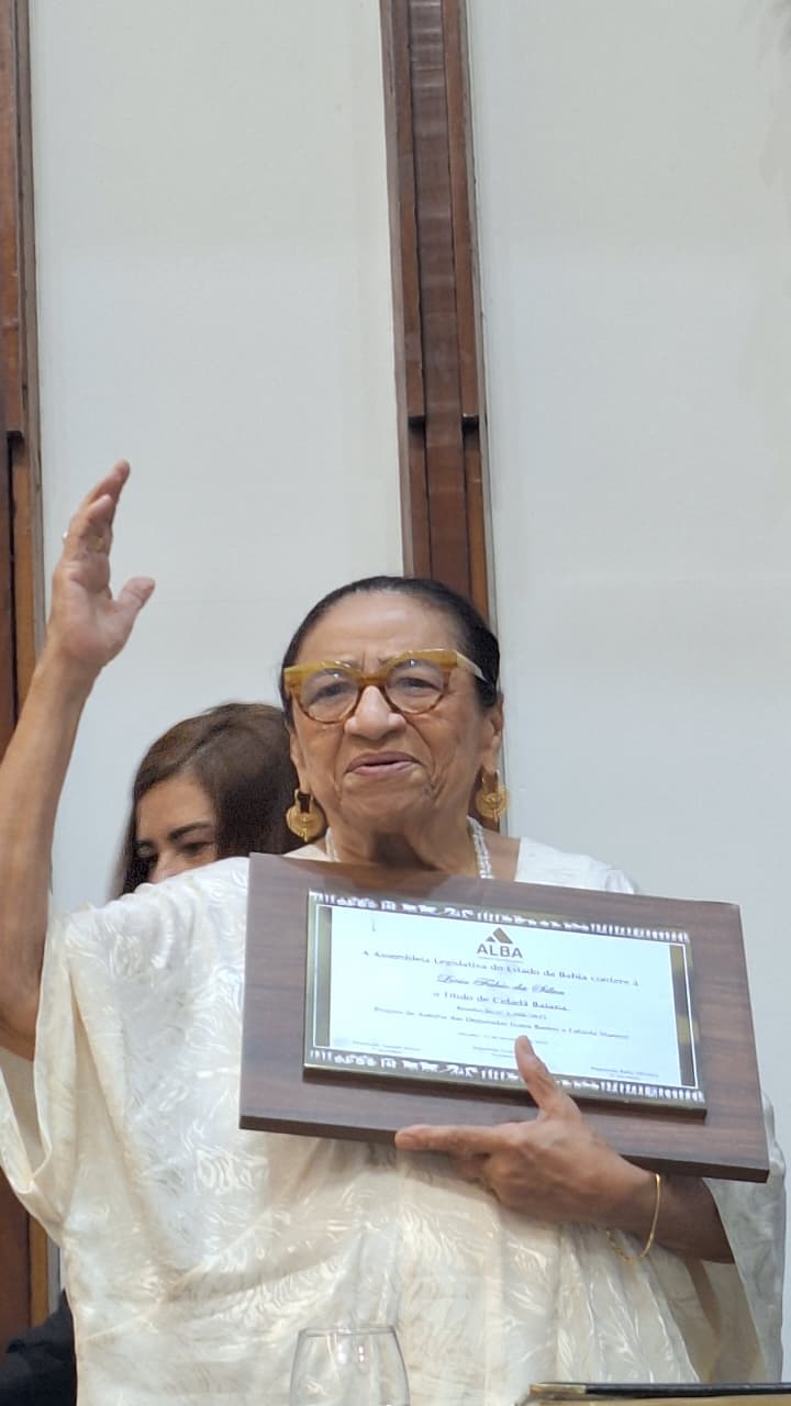 Lícia Fábio recebe Título de Cidadã Baiana em cerimônia na Assembleia Legislativa