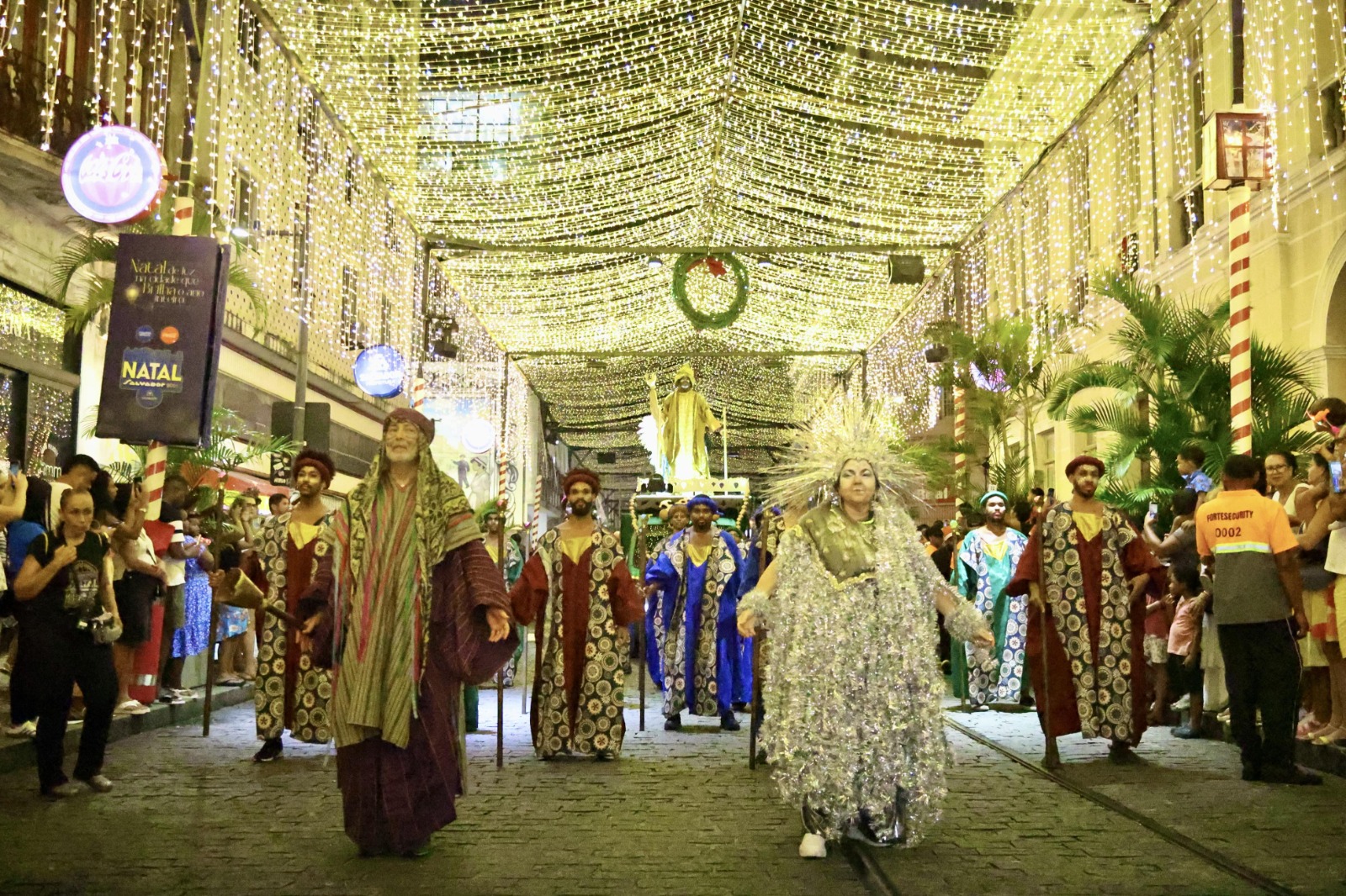 Centro Histórico vira palco do Natal em Salvador com desfiles, corais e sabores especiais