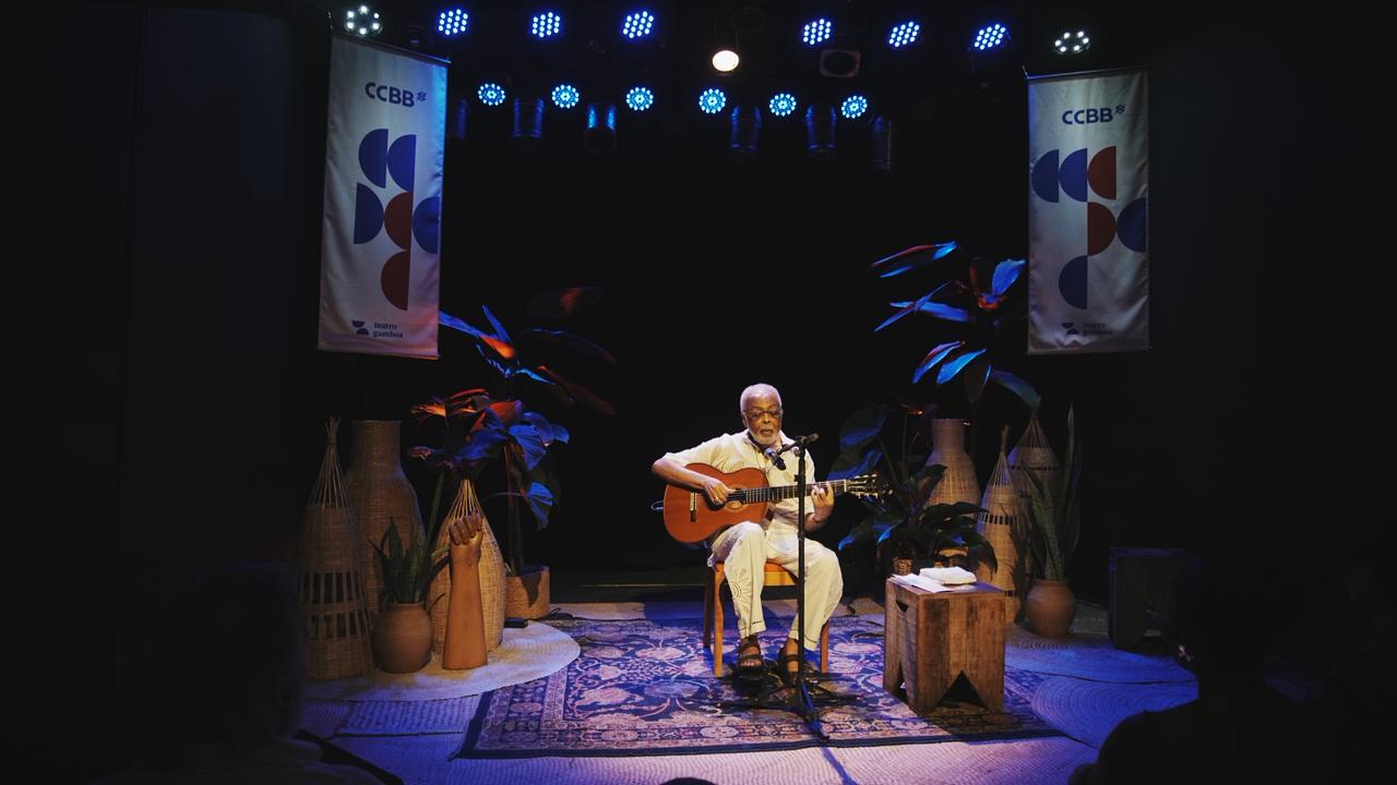 Em noite histórica para o teatro baiano, Gilberto Gil faz show em apoio à campanha “Fica Gamboa”