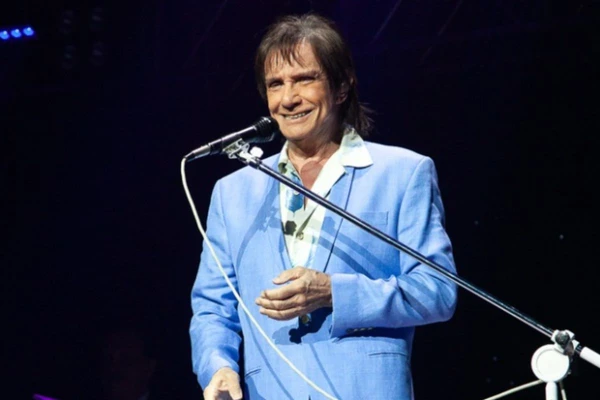 Show gratuito de Roberto Carlos encerra Natal Salvador e inaugura estrutura do Festival Virada 2026