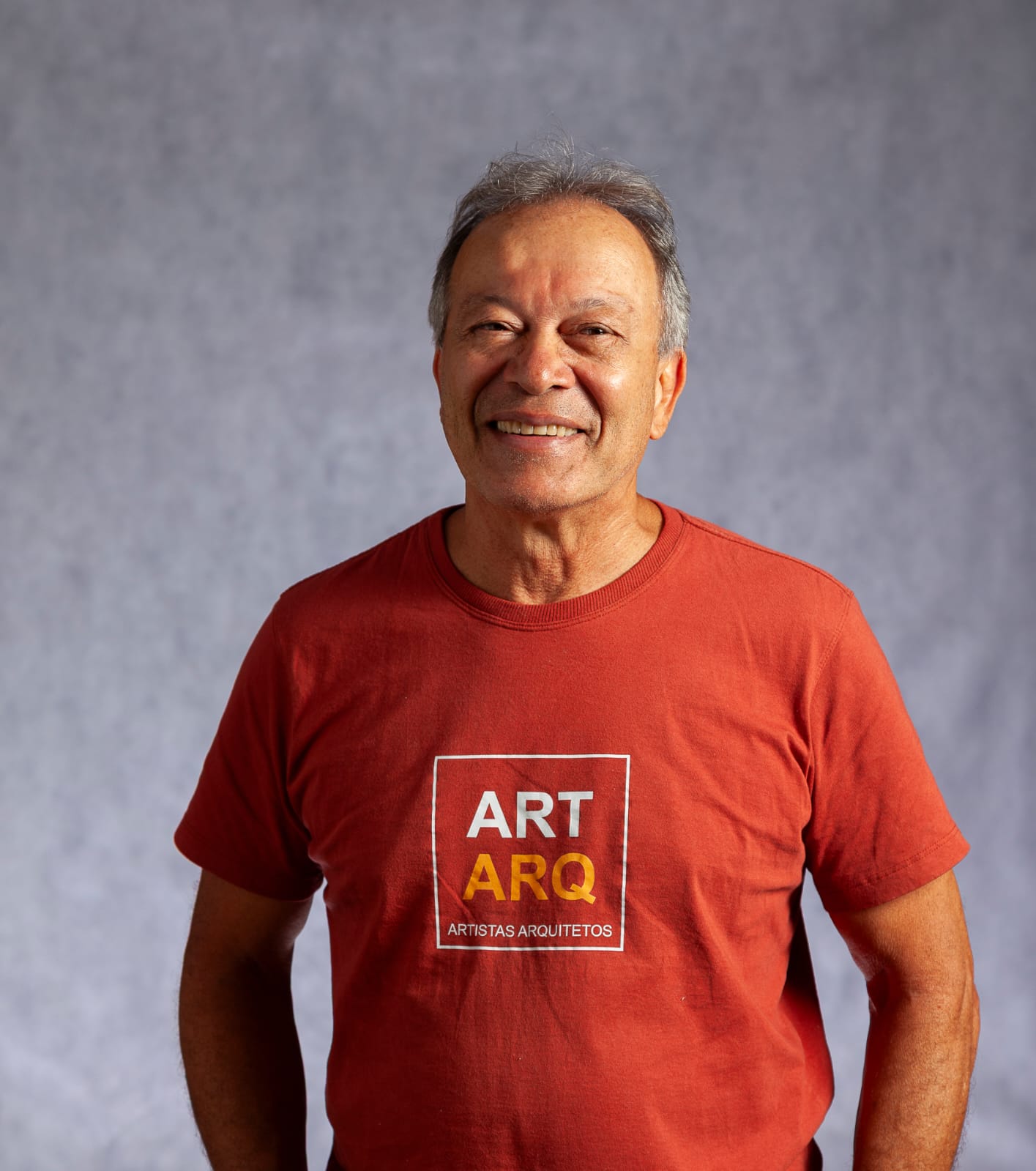 Paulo Canuto celebra 50 anos de trajetória artística com exposição sobre a diversidade urbana em Salvador