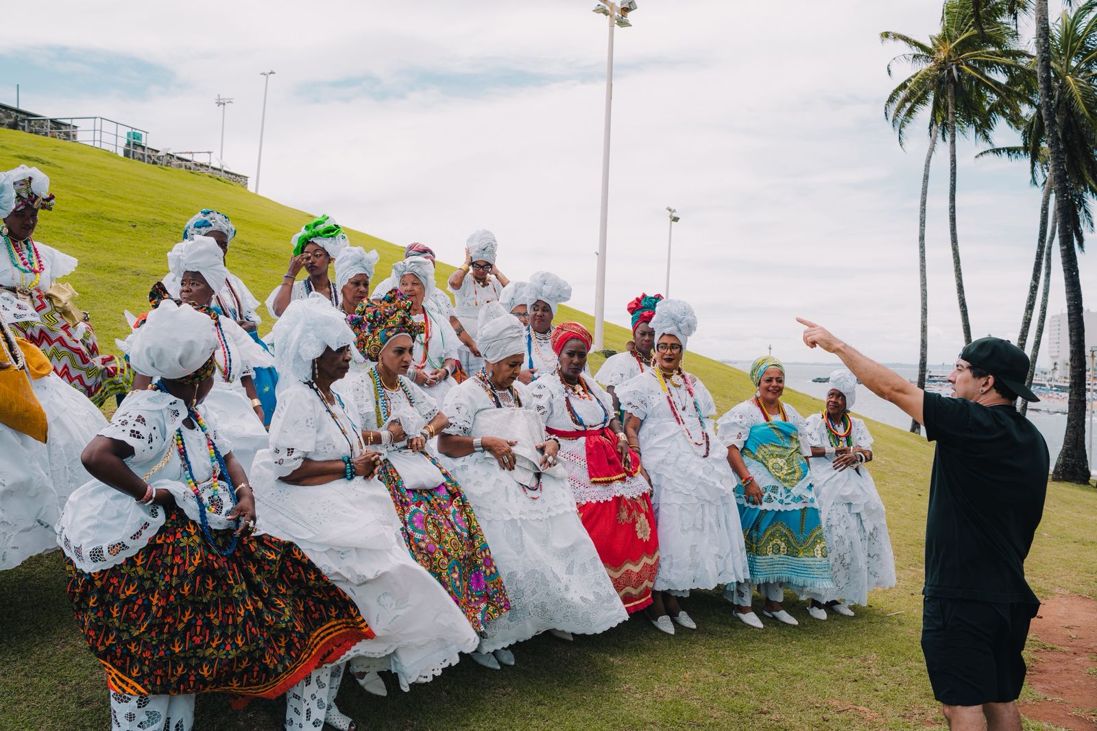 Tomate e Timbalada assinam encontro musical que tem a cara do verão baiano