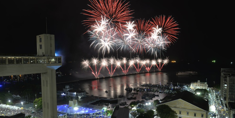 Réveillon 2026: Salvador prepara espetáculos de fogos em 22 pontos da cidade