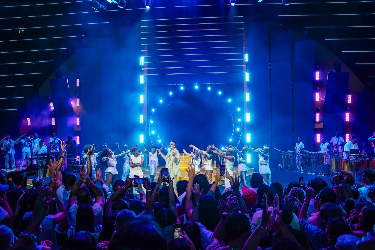 Xanddy transforma a Concha Acústica em espetáculo e grava novo projeto de verão