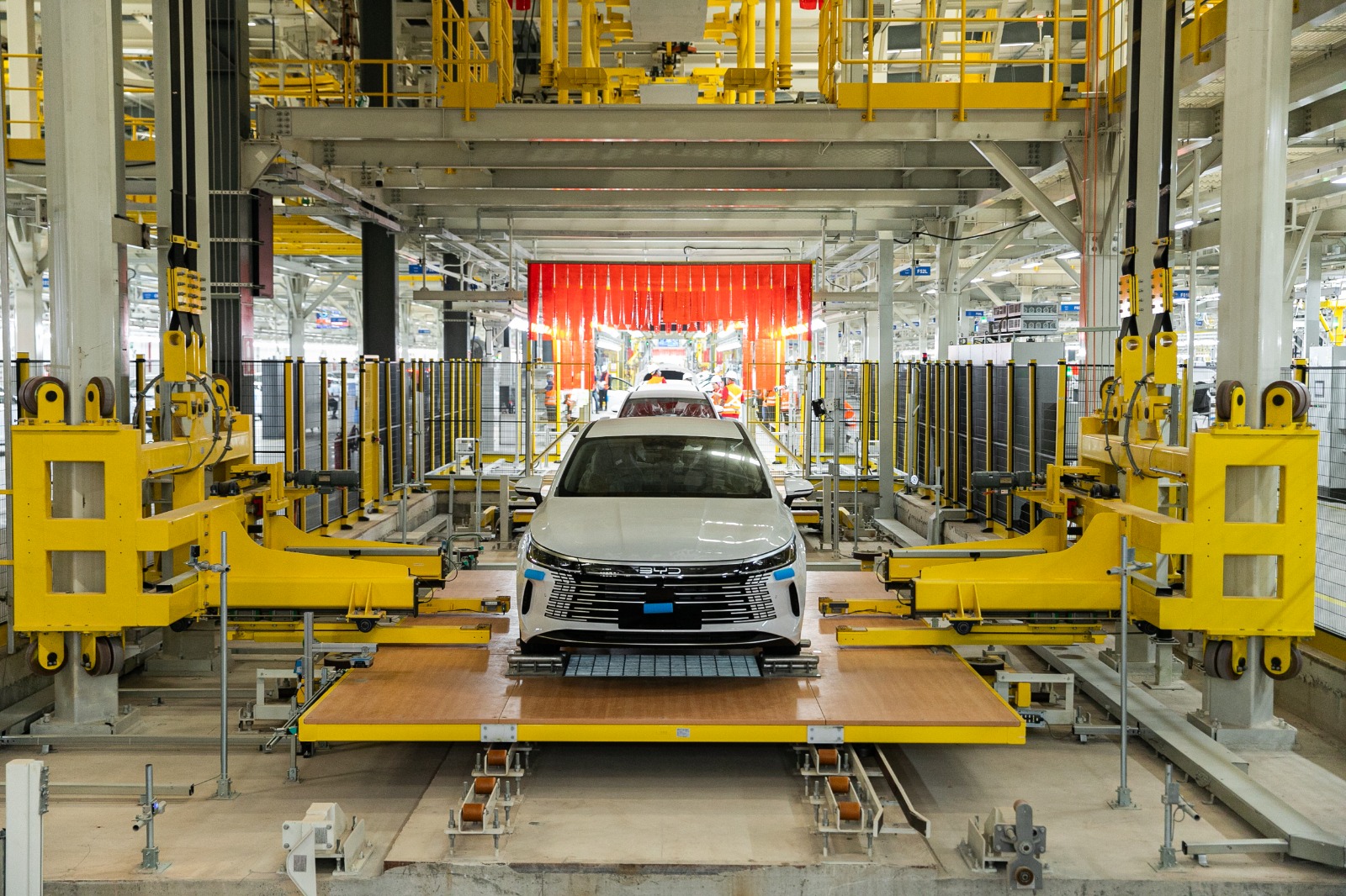 Fábrica da BYD em Camaçari retoma atividades e se aproxima de 20 mil veículos produzidos