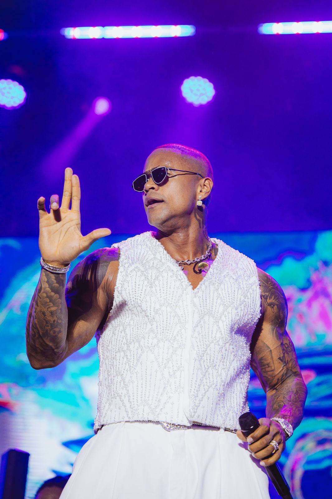 Léo Santana lota o Wet e transforma o Baile da Santinha em um dos grandes momentos do verão em Salvador