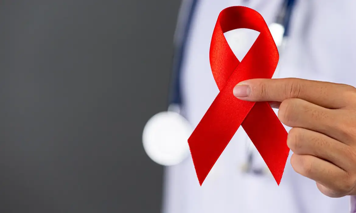 Anvisa autoriza medicamento com aplicação semestral para prevenção do HIV