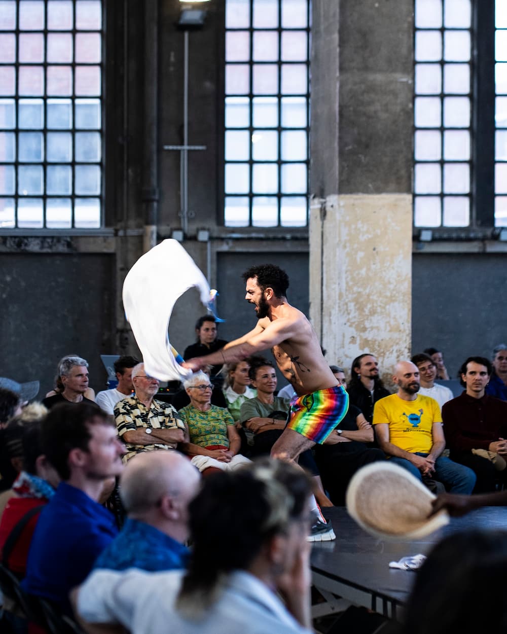 Companhia brasileira de teatro chega a Salvador com residência artística, seminário e apresentações gratuitas