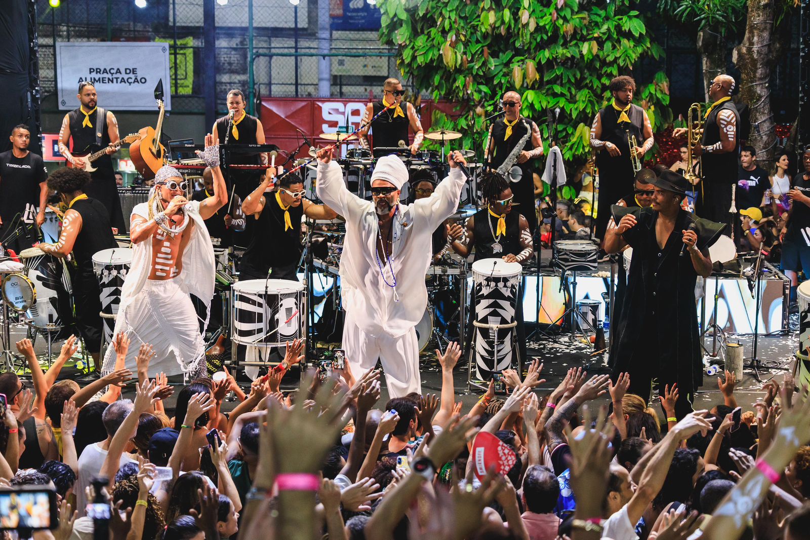 Timbalada transforma o Candyall em caldeirão musical no 4º Ensaio de Verão